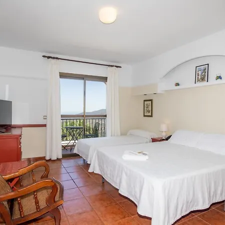 Y Balcon De Hotel 3*